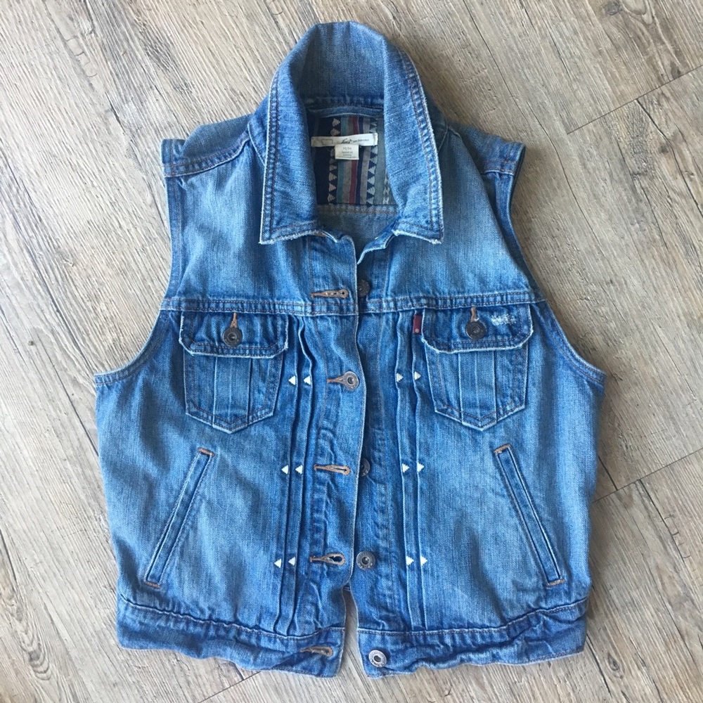LEVI DENIM VEST SIZE MED